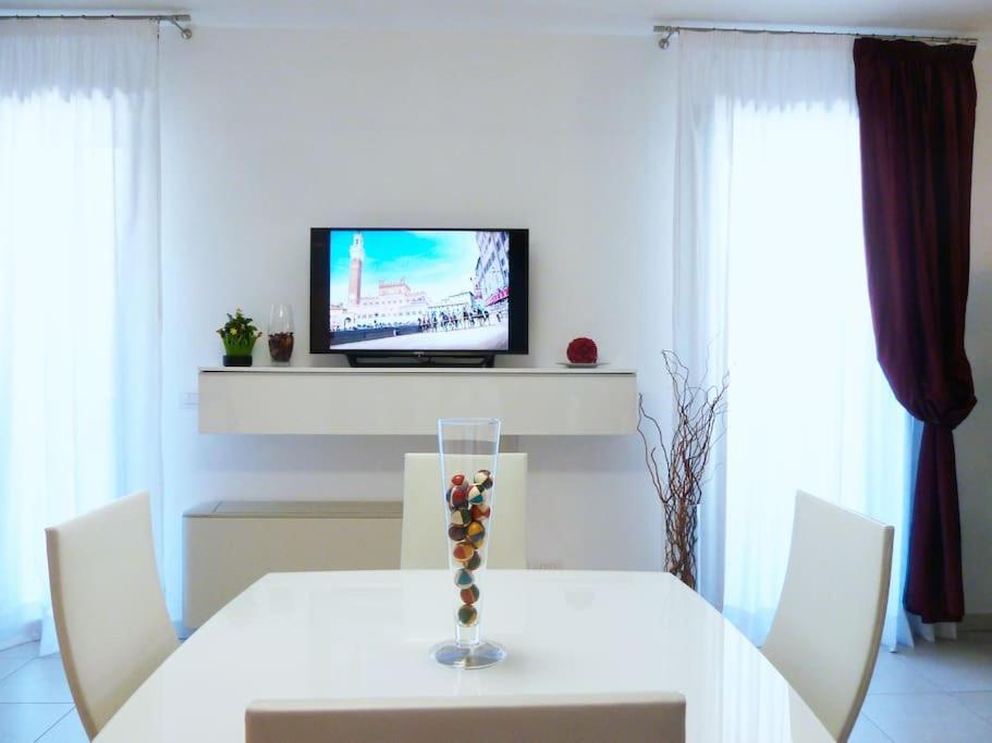 Modern & Strategic Apartment Siena Exteriér fotografie